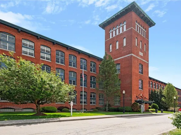 1 Tupperware Dr Unit 108, North Smithfield, RI 02896