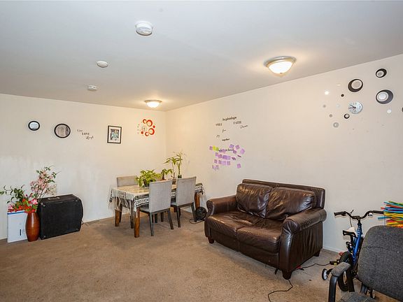 4th image of 230 Fairview Cir #230