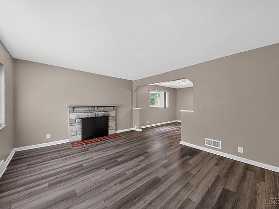3rd image of 3254 Gobel Ave