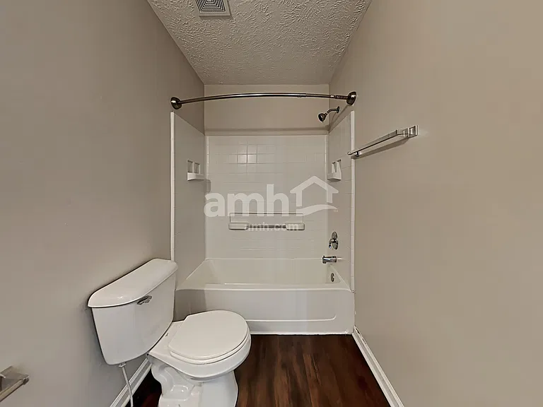 1316 Roxbury Ct — Photo 15