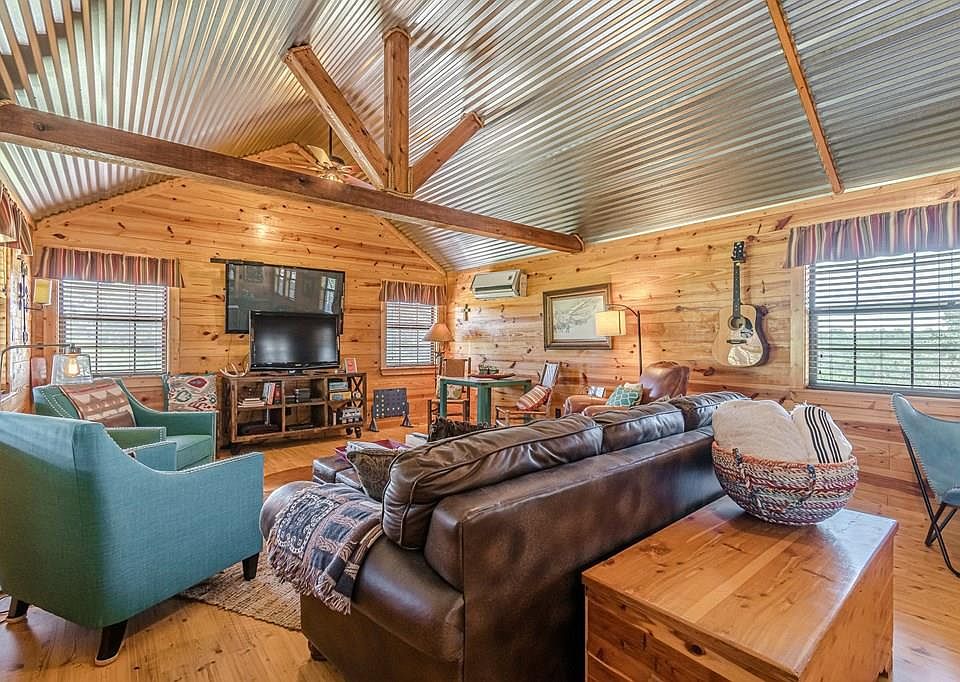 1st image of 117 Hawk Rd