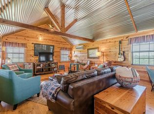 117 Hawk Rd, Fredericksburg, TX 78624