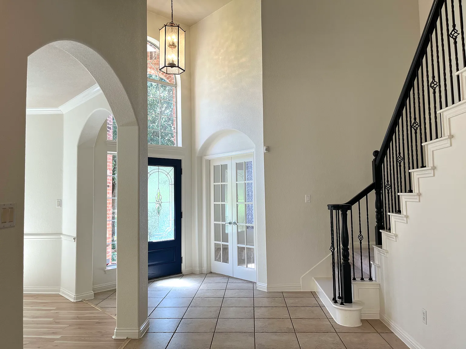 4 bed, 3.5 bath, 3665 sqft, $3,795 — Photo 2