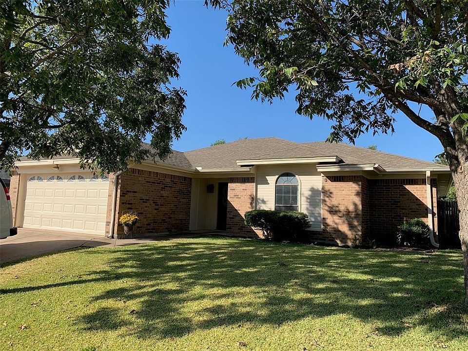 1st image of 8241 Meadowbrook Dr