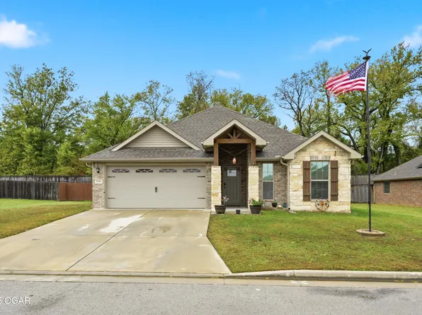 1104 Lakeview Dr, Webb City, MO 64870