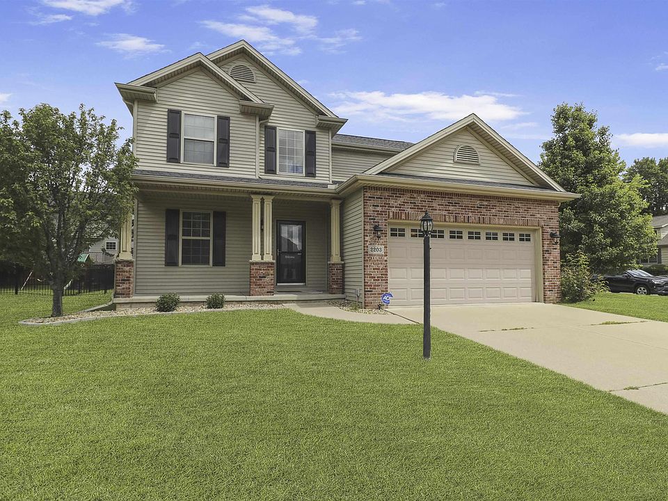 1st image of 2203 W Paddington Ct