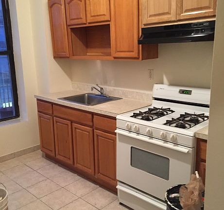 3rd image of 574 E 156th St APT 6