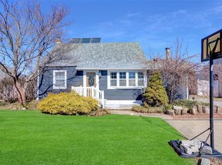155 Throop St, West Babylon, NY 11704