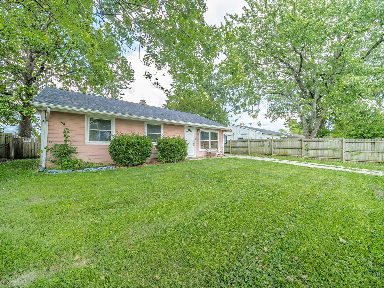 3 bed, 1000 sqft, $1,325 — Photo 3