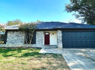 928 Robinwood Dr, Arlington, TX 76017