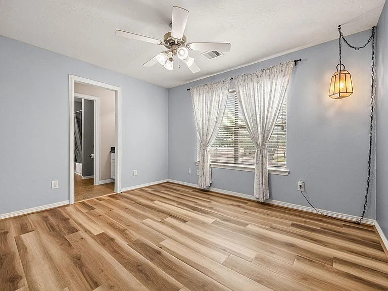 5309 Nolda St — Photo 24