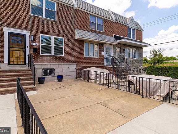 2nd image of 3104 S Juniper St