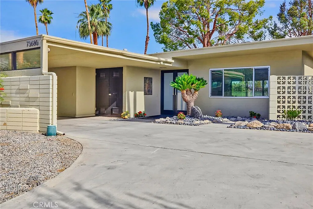 2 bed, 1316 sqft, $4,995 — Photo 2