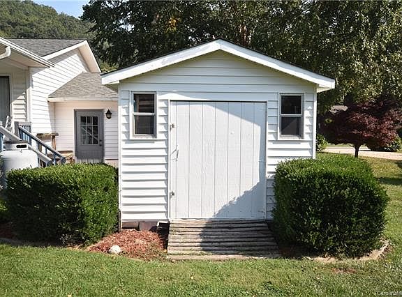4th image of 29 Sunflower Ln