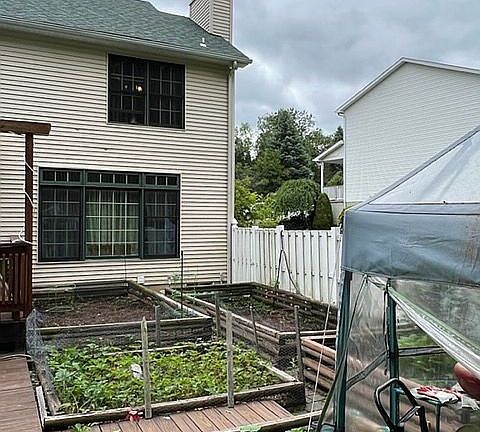 5th image of 112 Blackberry Ln