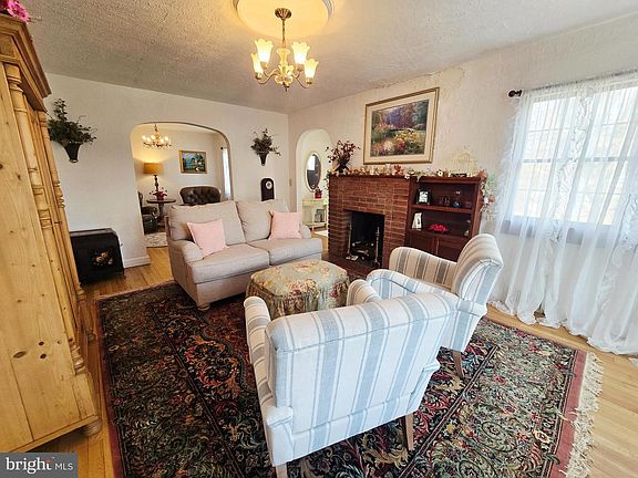 5th image of 303 Crescent Rd