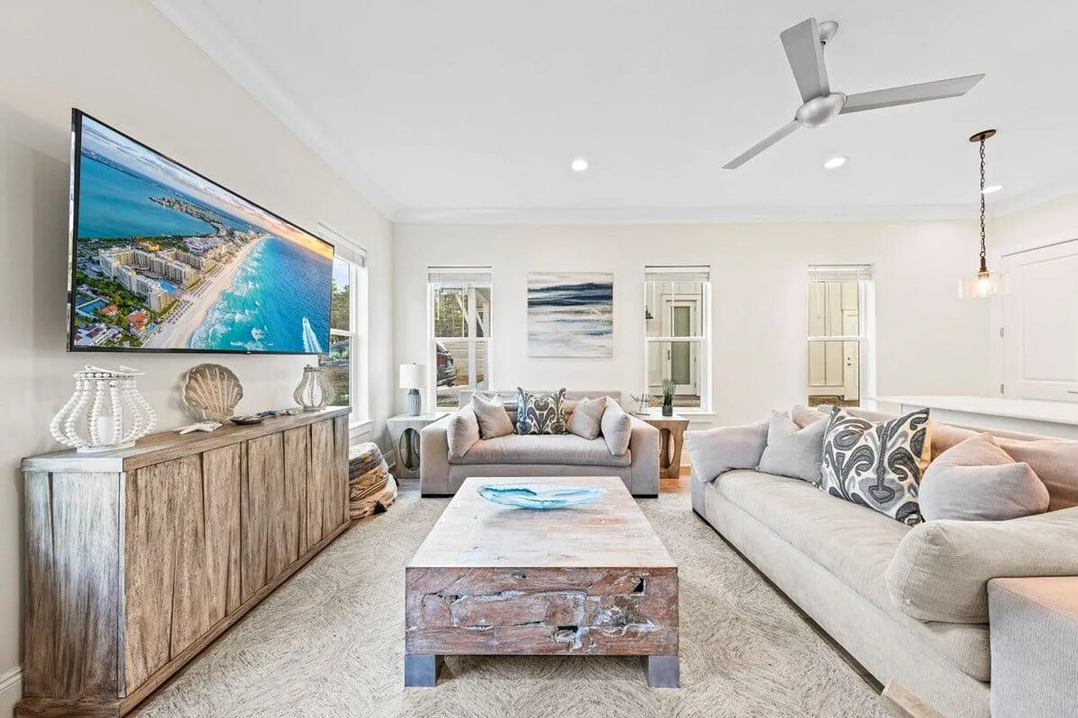 4 bed, 3.0 bath, 2088 sqft, $3,834 — Photo 4