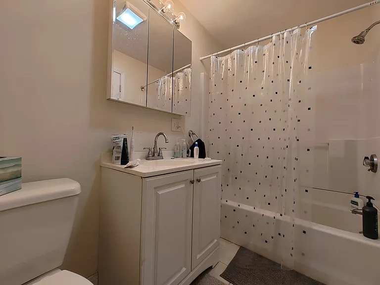 1054-1056 Cambridge St #2R — Photo 6