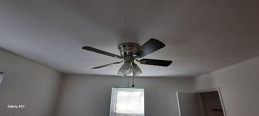 Room ceilin fan