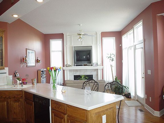 Kitchen/Hearth Room