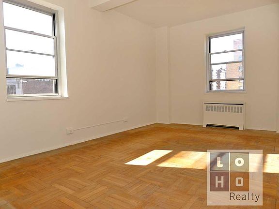 2nd image of 550 Grand St APT G8e