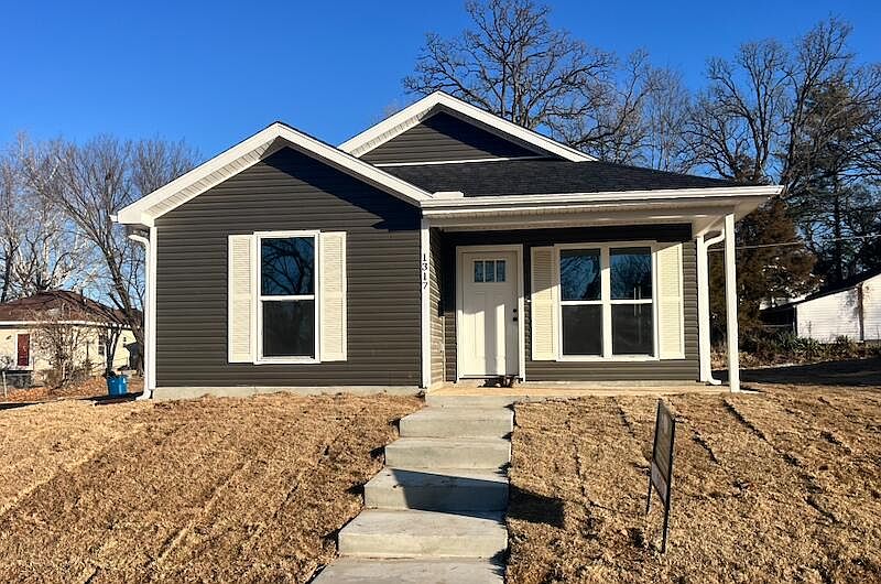 1st image of 1317 E Valley Street