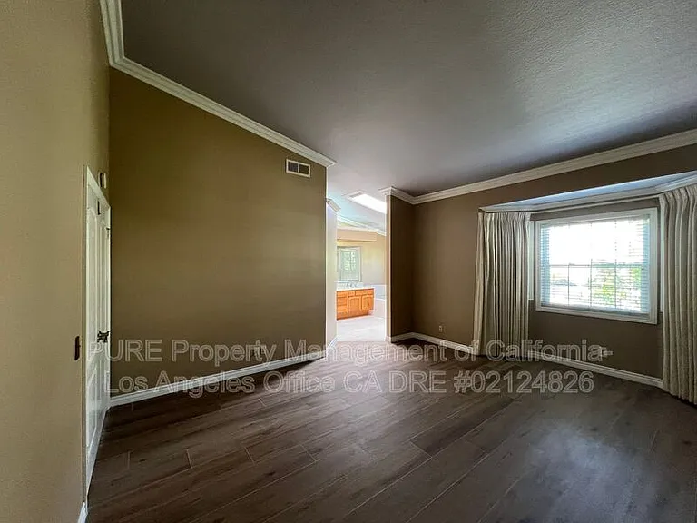 2300 Maple Ave #44 — Photo 11