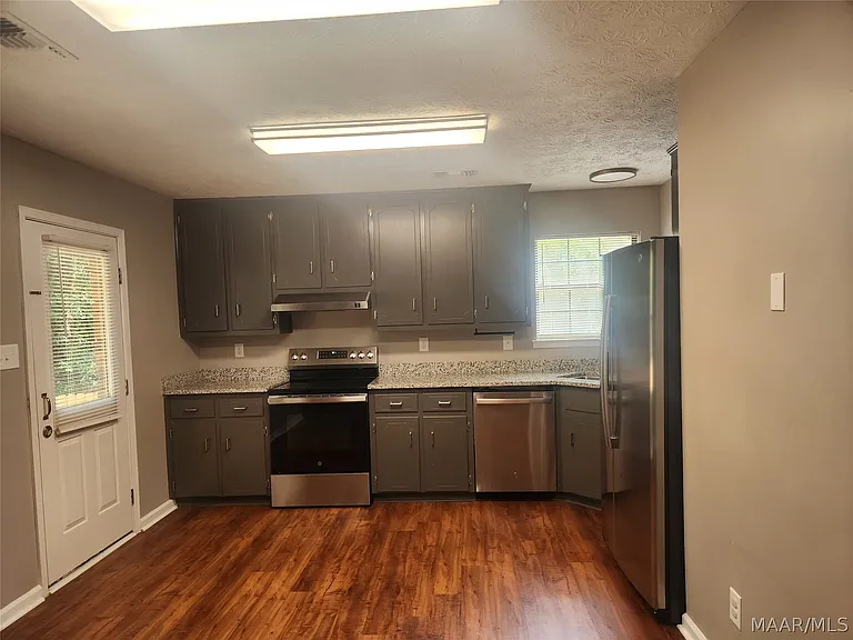 1214 Camellia Woods Ct — Photo 7