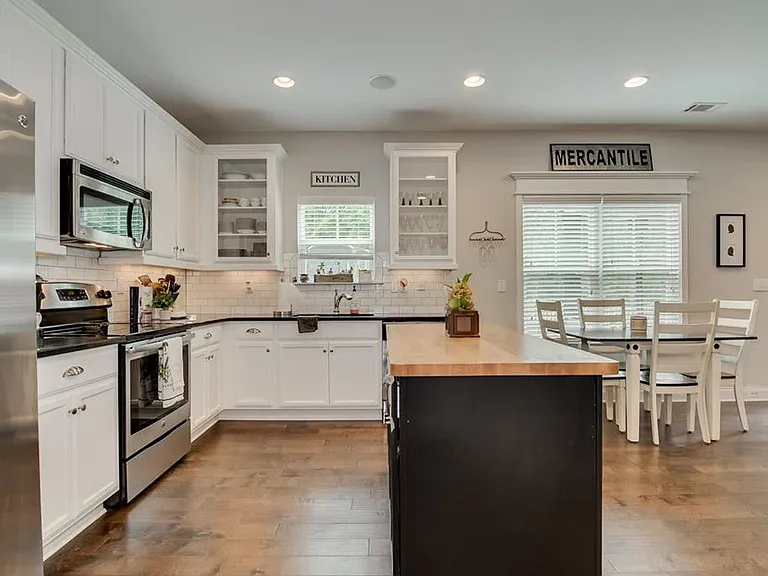 1554 Driftwood Ln — Photo 23