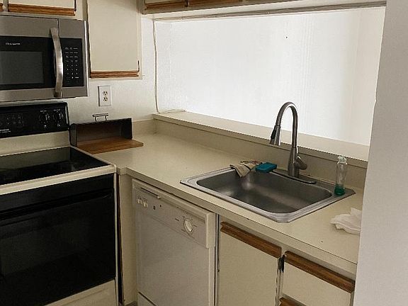 5th image of 14150 SW 93rd Ln #14150