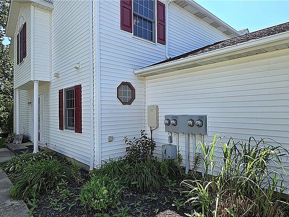 2nd image of 1811 Meadowland Dr