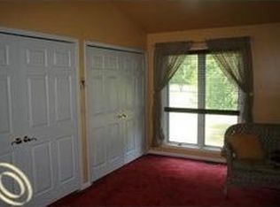 670 Olde Ivy Ln, Howell, MI 48843