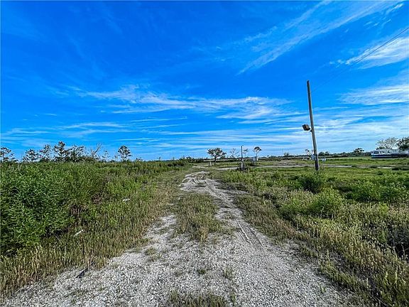 2nd image of 3901 Airhart Rd