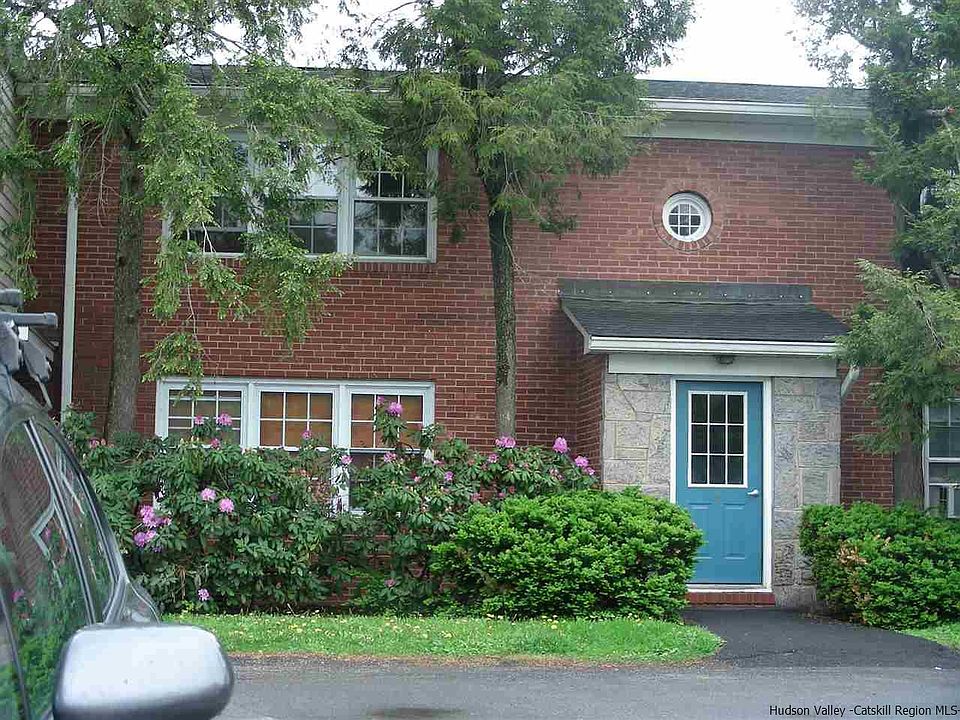 1st image of 74 Huguenot St