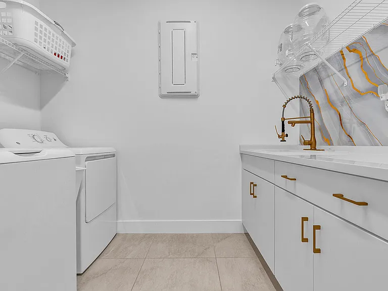 9524 Riverside Park Dr — Photo 24