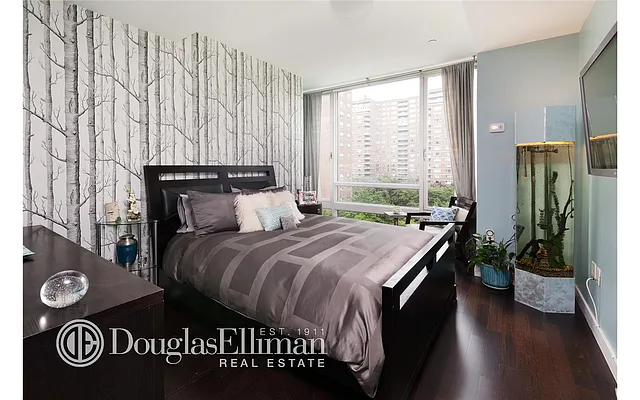Sold by Douglas Elliman | media 27