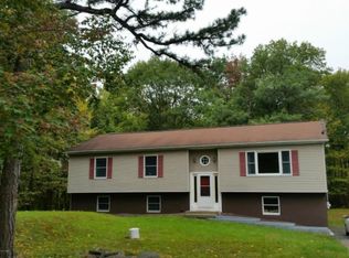 114 Millstone Ct, Milford, PA 18337