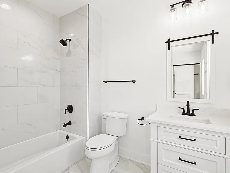 767 W Main St #201 — Photo 18