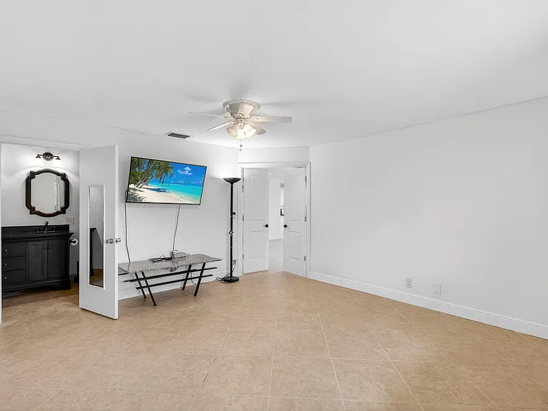 6038 Lasalle Rd — Photo 36
