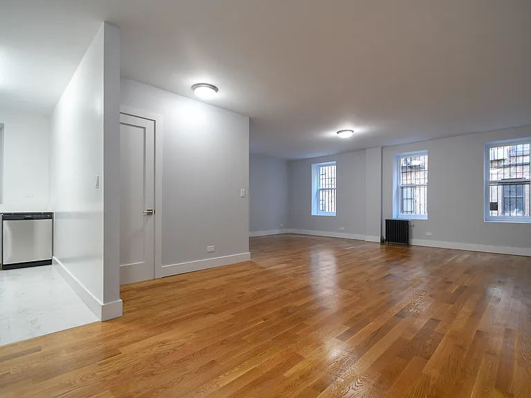 930 Ogden Ave #11 — Photo 1