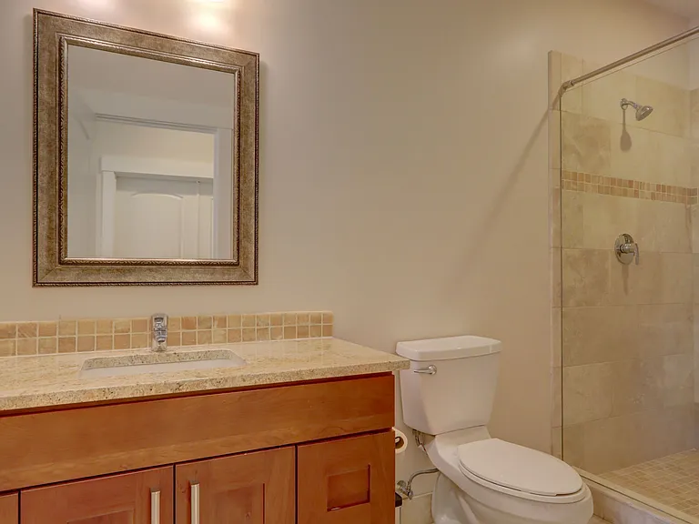 9426 Lake Washington Blvd NE — Photo 26
