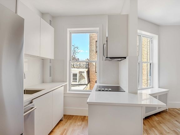 4th image of 415 Washington Ave APT 34