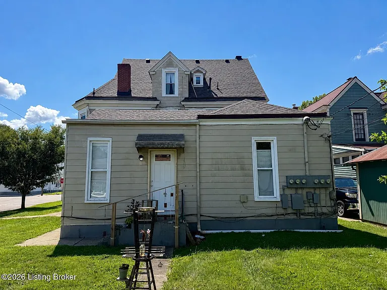 1847 E Oak St #4 — Photo 5