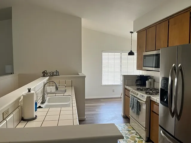 3 bed, 1500 sqft, $3,300 — Photo 4