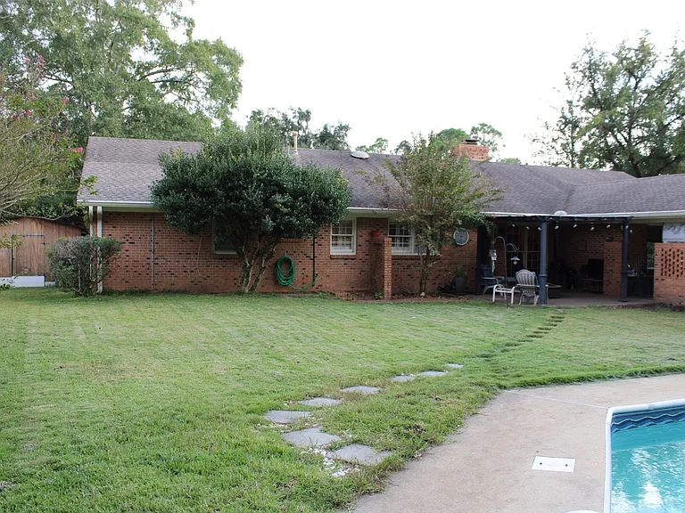 2450 Belcher Dr — Photo 26