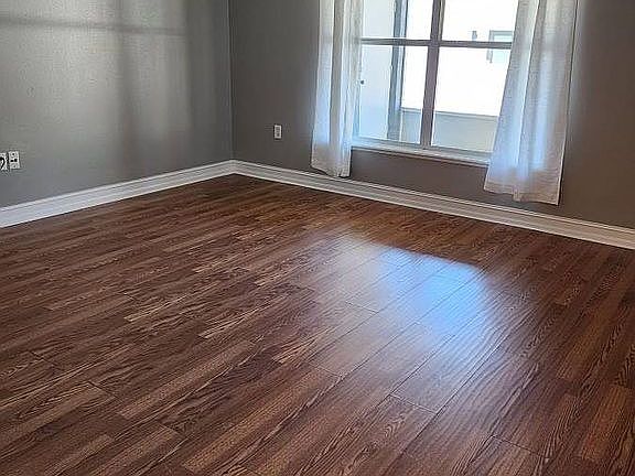 3rd image of 1225 NE 10th St