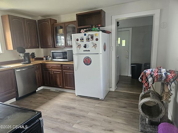 4th image of 1647 Fairview Ave