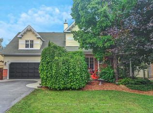 35 Crantham Cres, Ottawa, ON K2S1R2