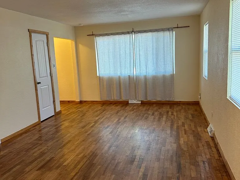 623 Terry Ave — Photo 6