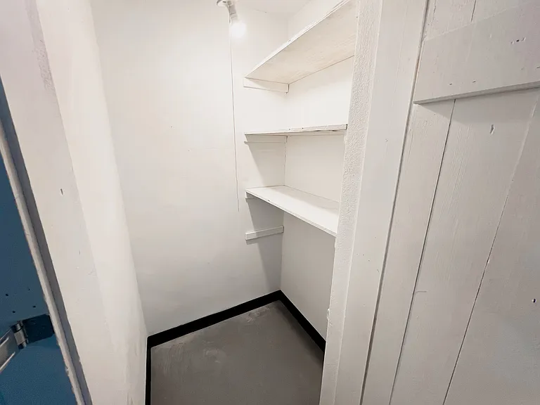 1719 Dewey St #1719 — Photo 5